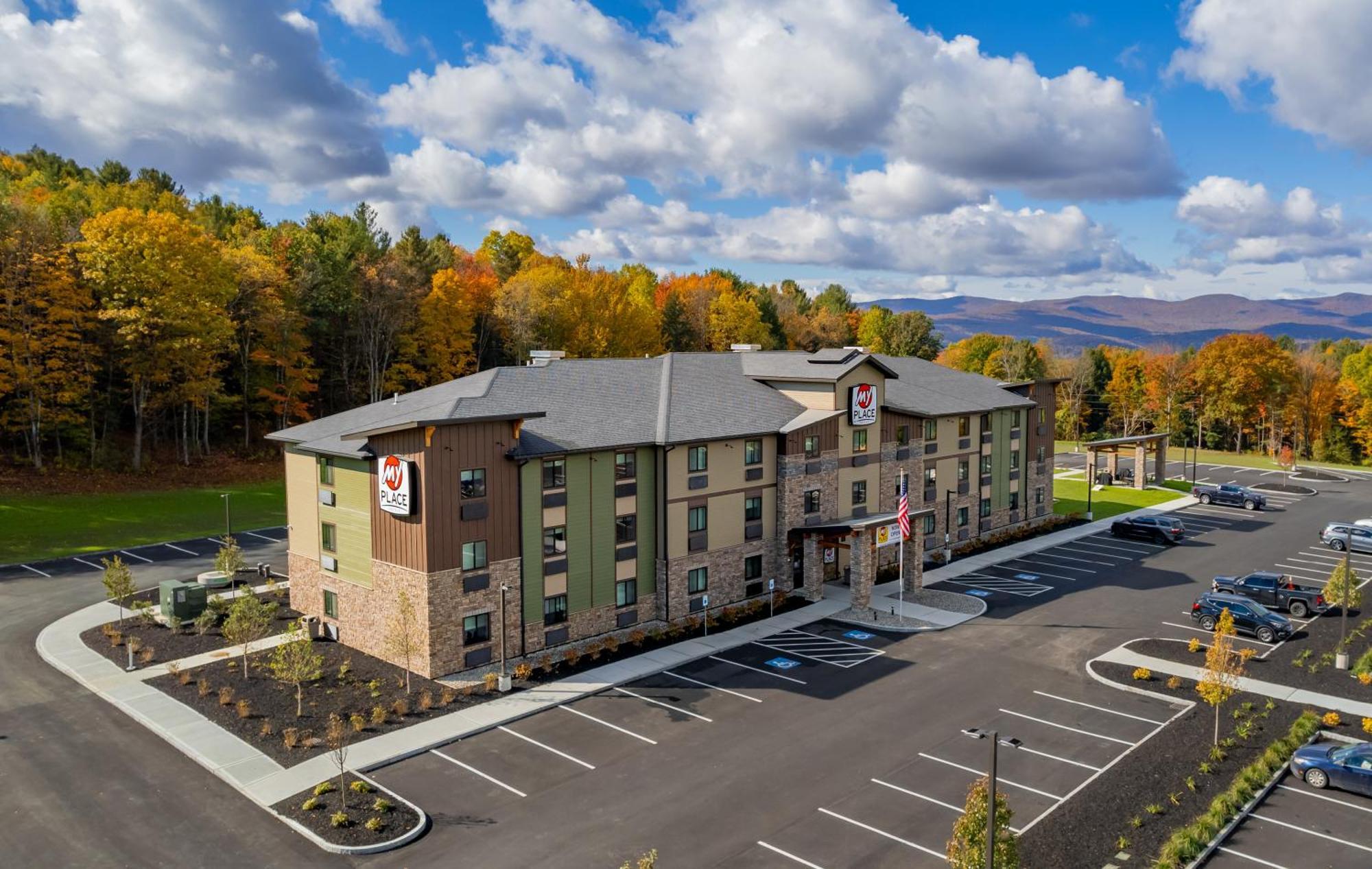 My Place Hotel-Randolph, Vt エクステリア 写真